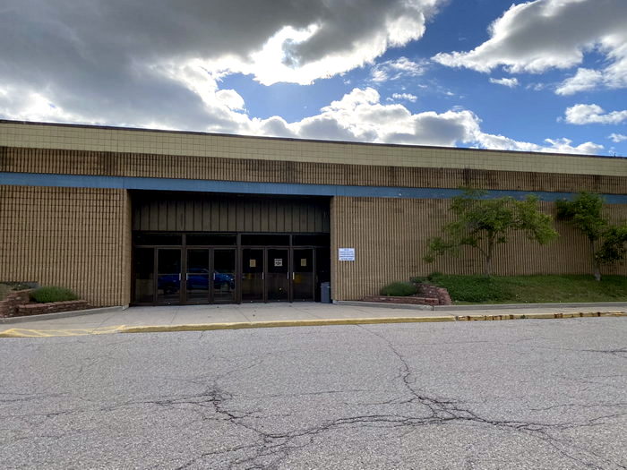 Alpena Mall - June 17 2022 Photo (newer photo)